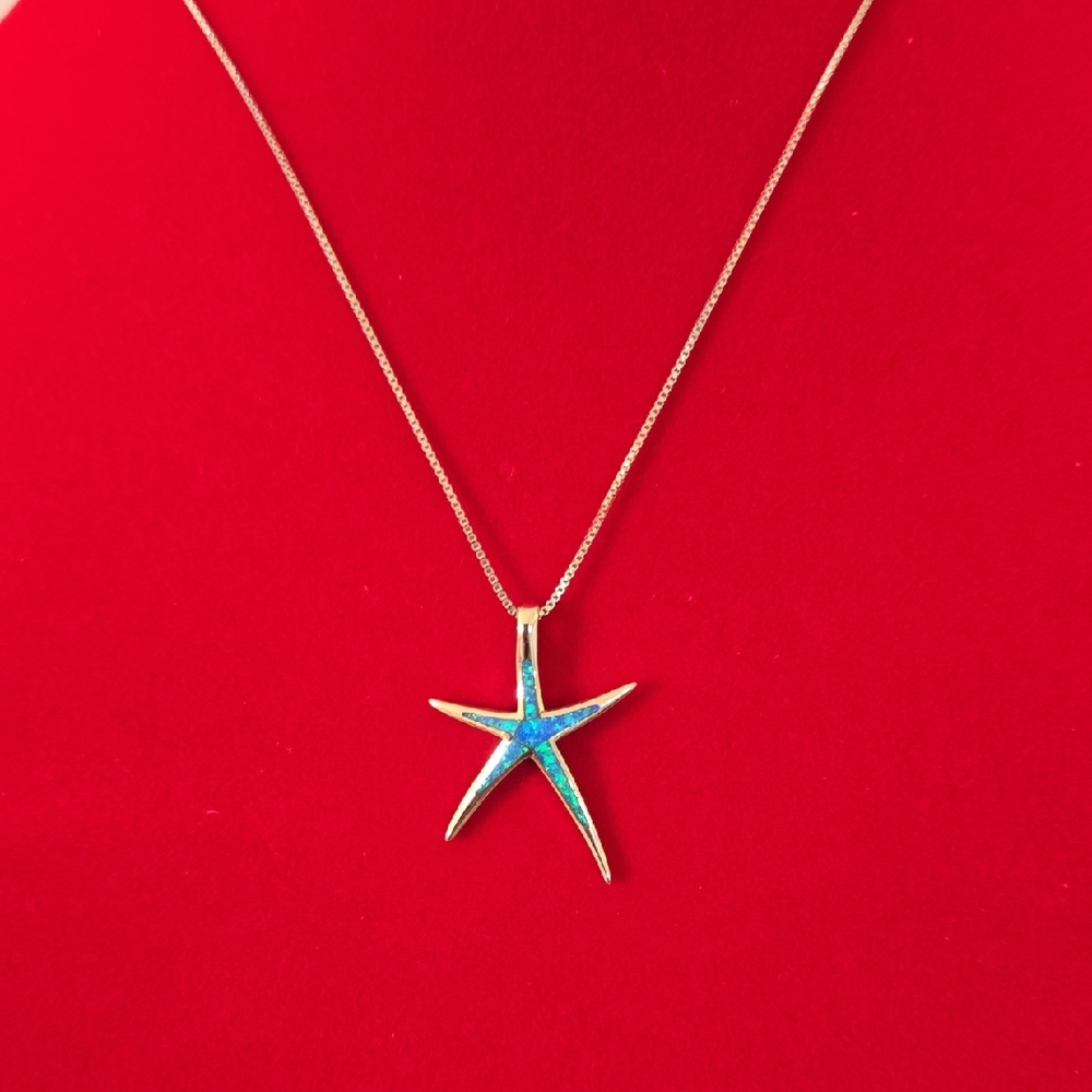 Elegant Starfish Pendant Necklace in Blue and Silver